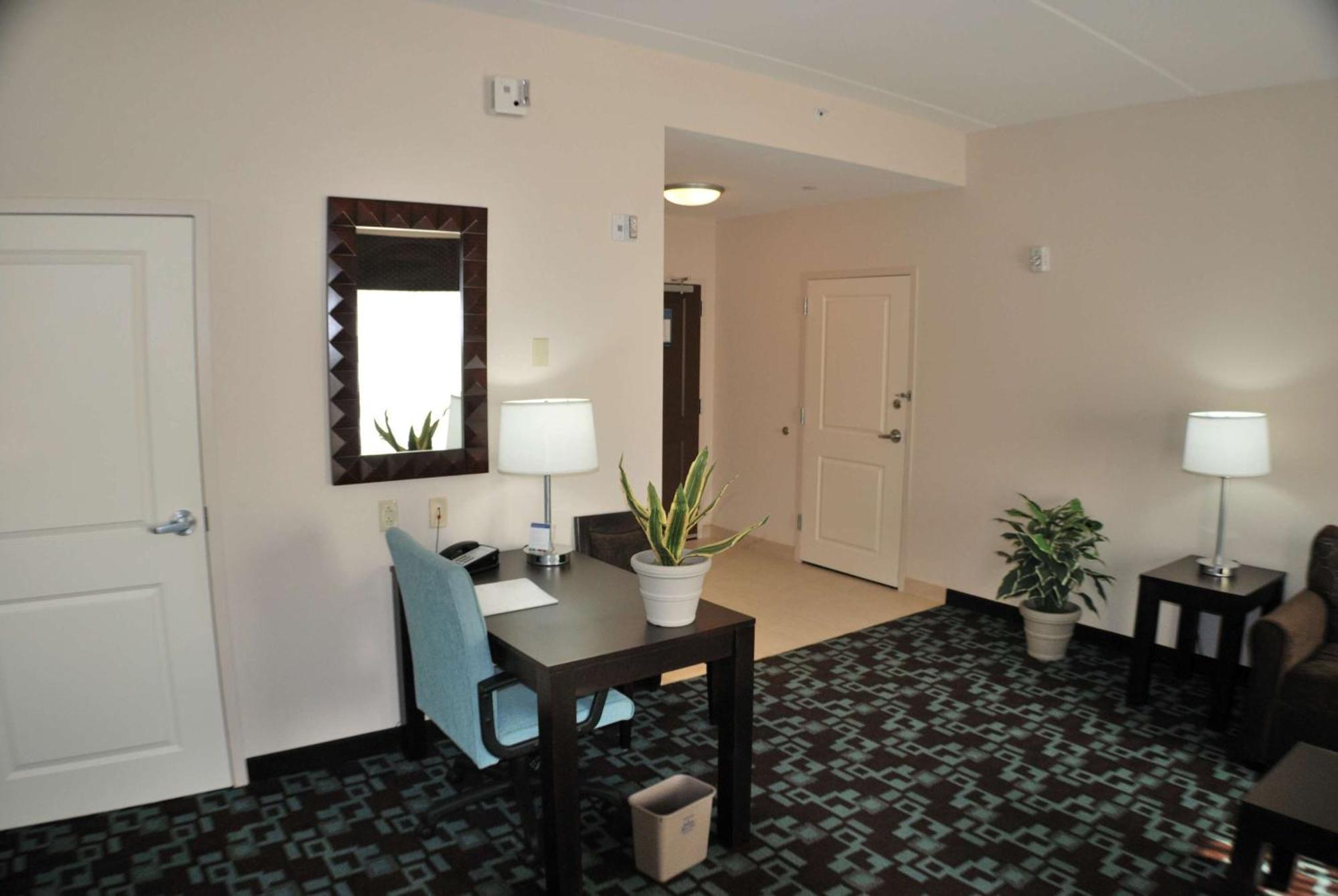 Hampton Inn & Suites Nashville At Opryland Exteriör bild